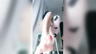 福利姬 奶瓶酱 双马尾萝莉 嫩逼白虎喷尿
