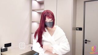 [糖心Vlog]【父女共浴】畸形占有欲让叛逆女儿渴望父亲的“棍棒教育”- 菠萝啤beer