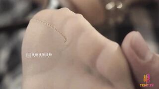 [糖心Vlog]【乱伦】妈妈的肉体性教育让成年儿子体  验内射的快感 - 桥本香菜